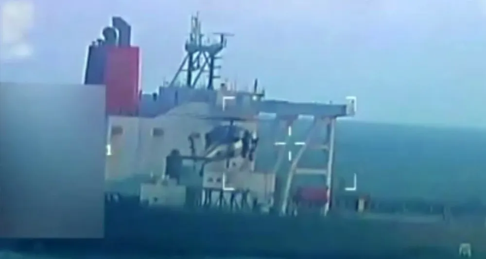ABD, Venezuela açıklarında el konulan petrol tankerine yapılan operasyonun görüntülerini yayınladı