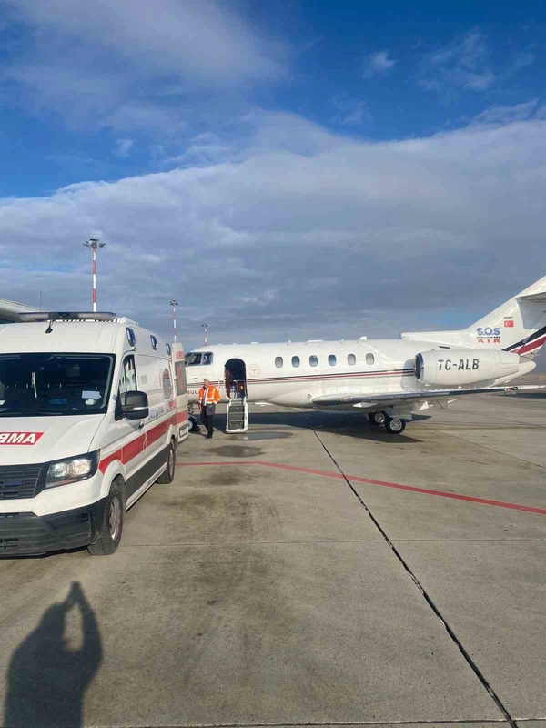 Ağrı’da Yemek Borusu Gelişmeyen Bebek Ambulans Uçağıyla Elazığ’a Sevk Edildi