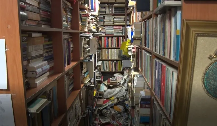 Sosyal medyada ‘Kitap okumak cahilliktir’ diyen adamın skeç çektiği ortaya çıktı