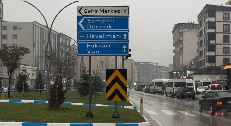 Yüksekova’da Şiddetli Yağış Uçak Seferlerini Etkiledi