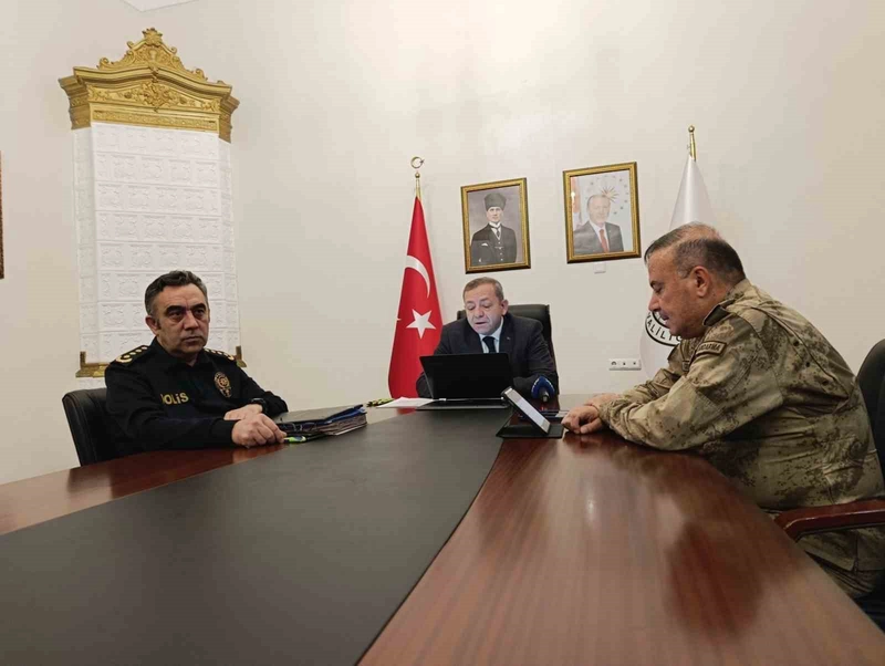 Kars’ta Kasım Ayı Asayiş Toplantısı: Vali Polat