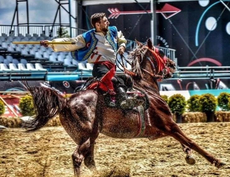 Erzincan’da Geleneksel Cirit Gösterisi Heyecanı