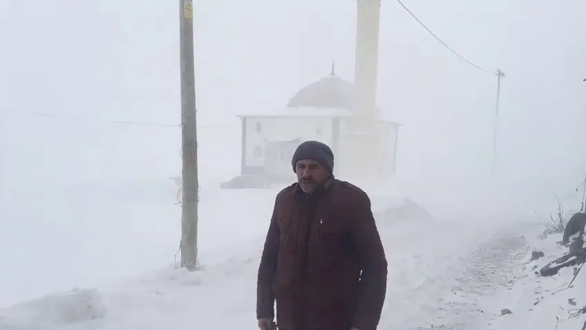  Kar Erzurum’da Köyleri Esir Aldı