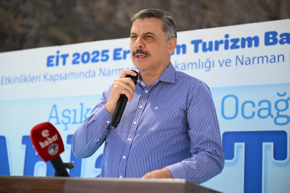 VALİ MUSTAFA ÇİFTÇİ, NARMAN’DA ÂŞIK SÜMMANİ’Yİ ANDI